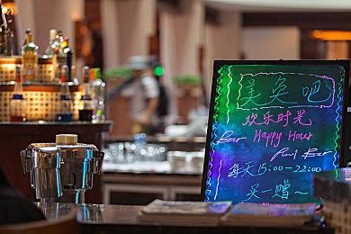 六百多元一件 《星空》飞行夹克开始接受预购